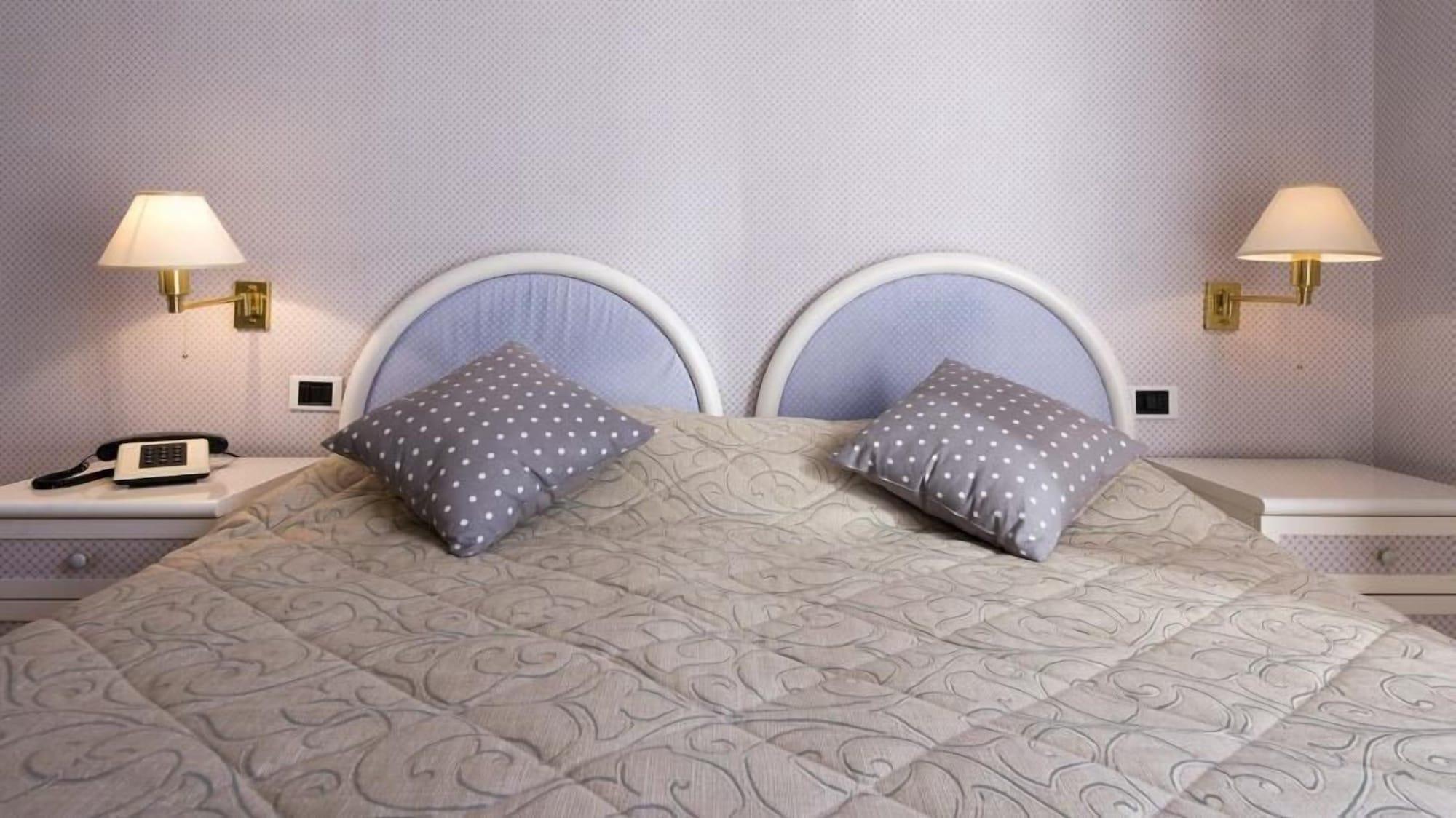 Grand Hotel Молвена Екстериор снимка
